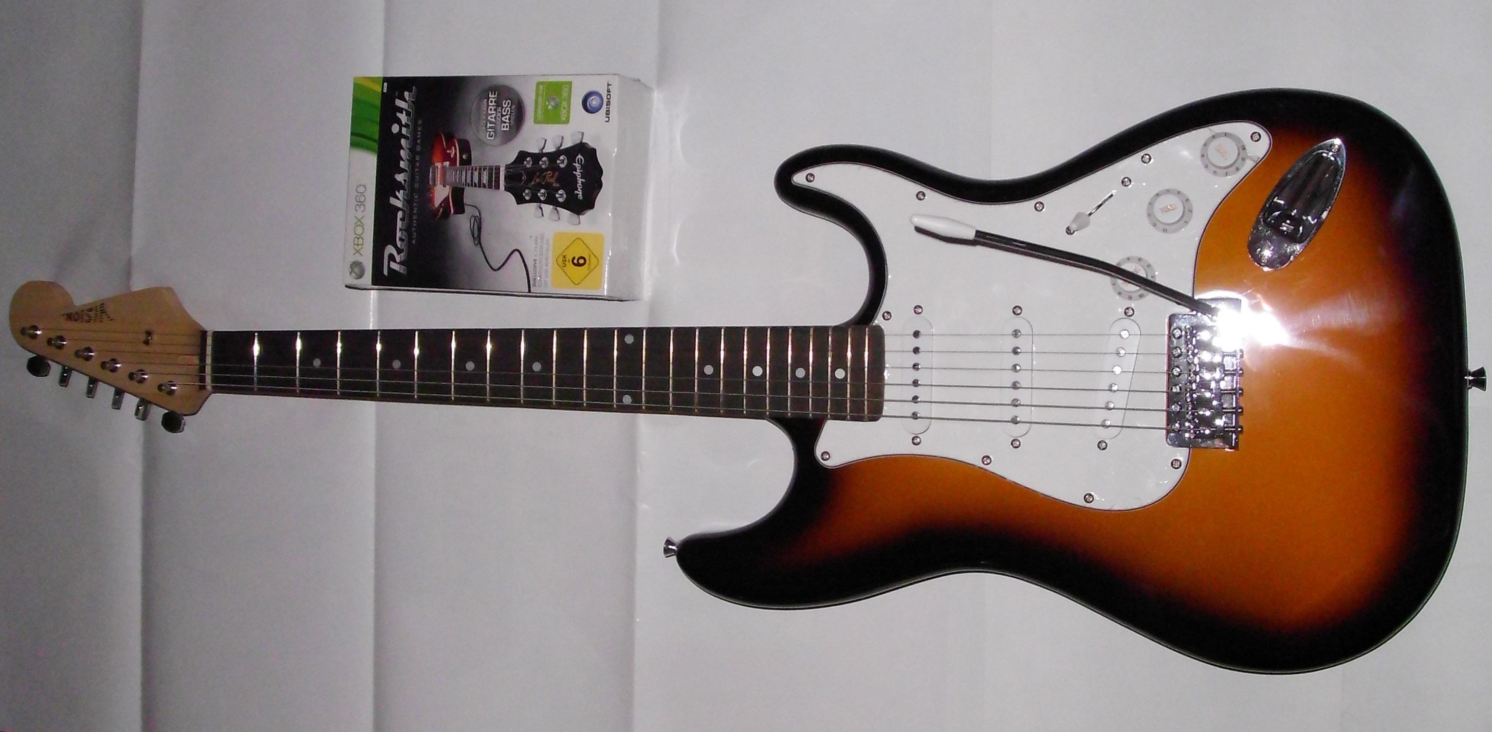 Rocksmith Authentic Guitar Games Bundle mit E Gitarre XBox 360 (Neu